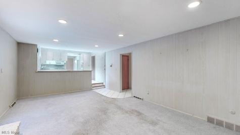 25451 Hilltop Drive Beachwood OH 44122
