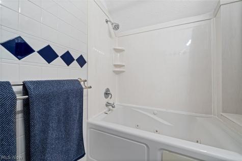 1312 Saint Charles Avenue Lakewood OH 44107