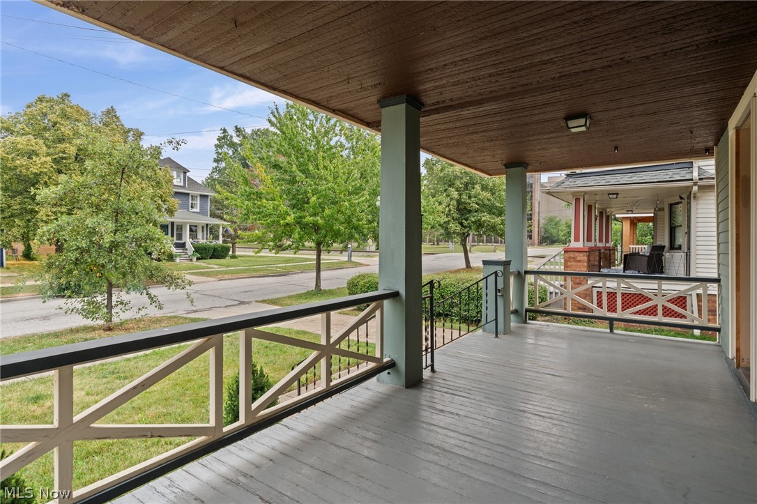 1312 Saint Charles Avenue Lakewood OH 44107
