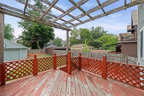 1312 Saint Charles Avenue Lakewood OH 44107