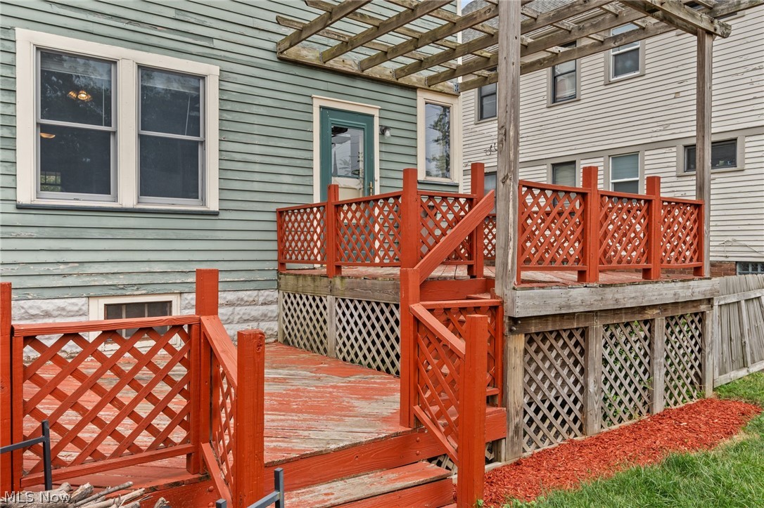 1312 Saint Charles Avenue Lakewood OH 44107