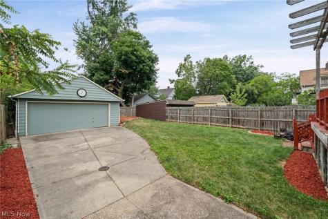 1312 Saint Charles Avenue Lakewood OH 44107