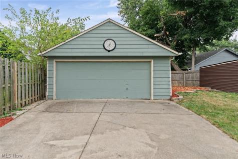 1312 Saint Charles Avenue Lakewood OH 44107