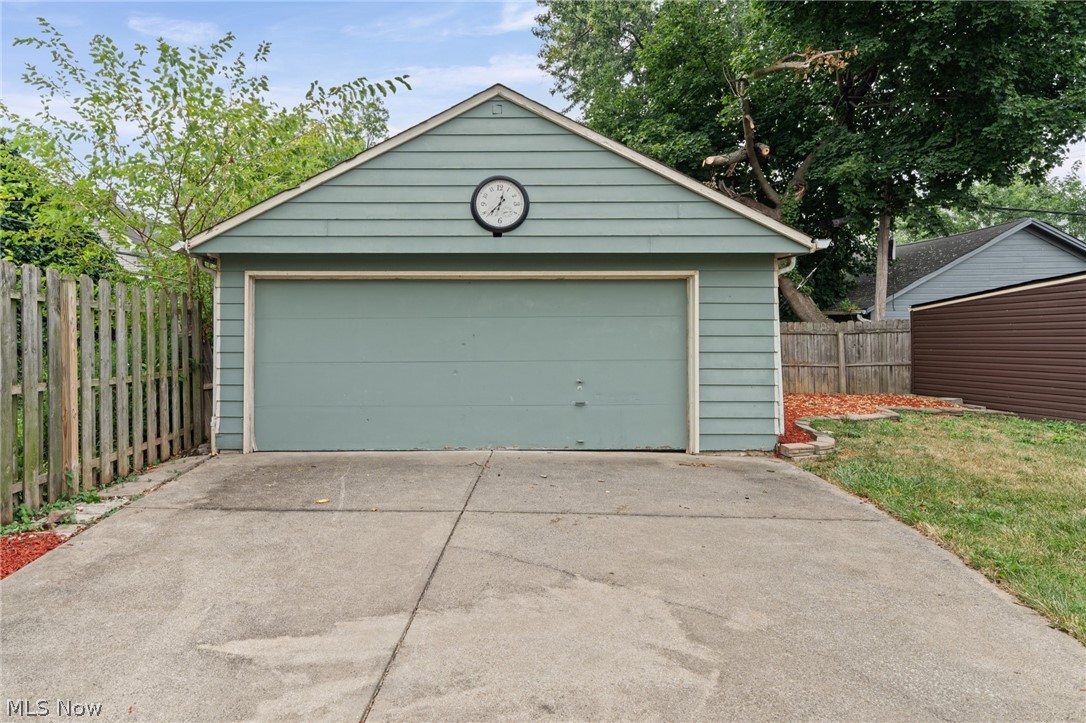 1312 Saint Charles Avenue Lakewood OH 44107