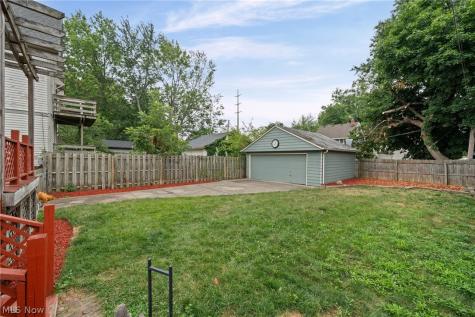1312 Saint Charles Avenue Lakewood OH 44107
