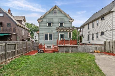 1312 Saint Charles Avenue Lakewood OH 44107