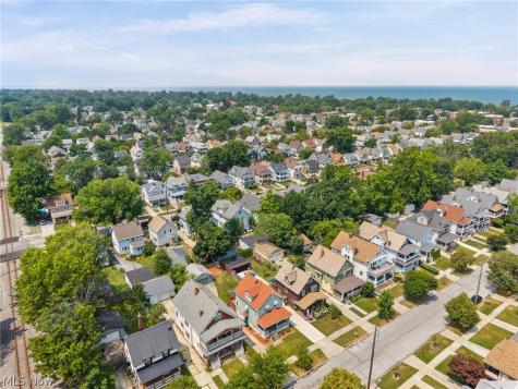 1312 Saint Charles Avenue Lakewood OH 44107