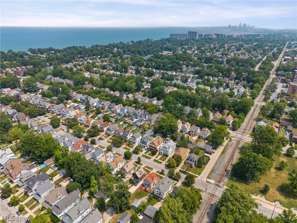 1312 Saint Charles Avenue Lakewood OH 44107