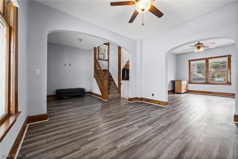 1312 Saint Charles Avenue Lakewood OH 44107