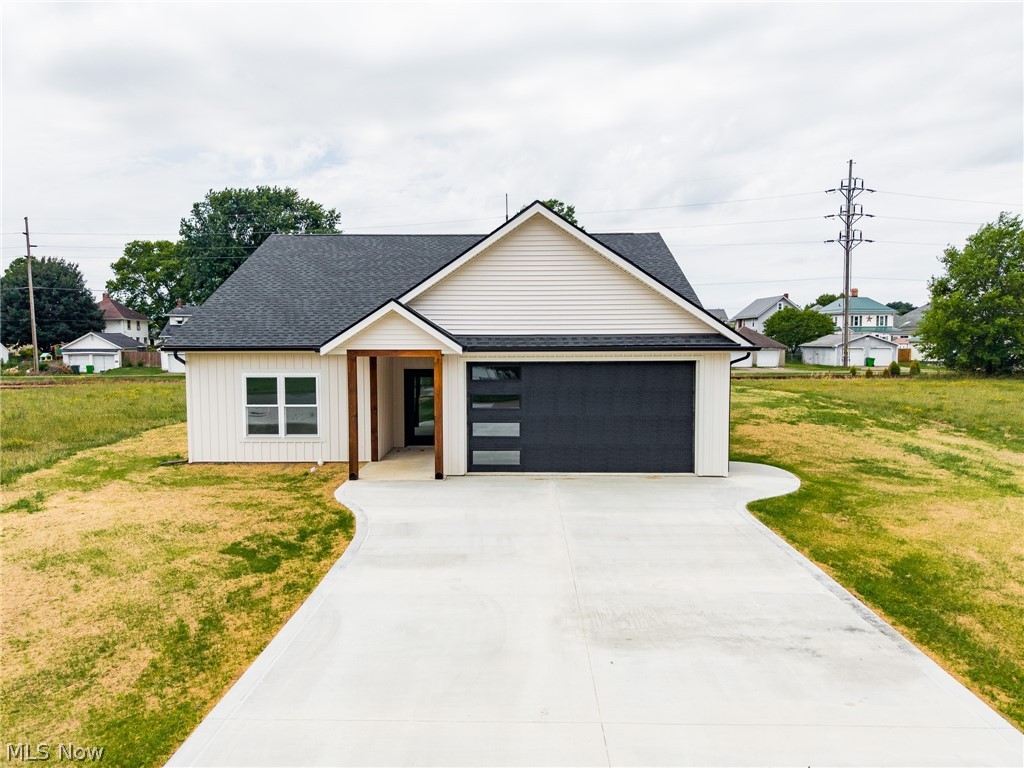 589 S 12th Street Coshocton OH 43812