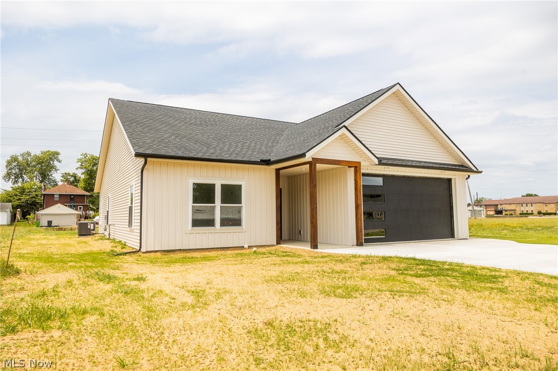589 S 12th Street Coshocton OH 43812