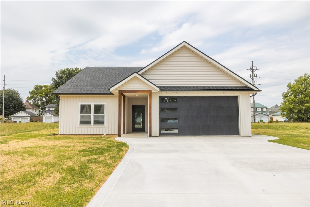 589 S 12th Street Coshocton OH 43812