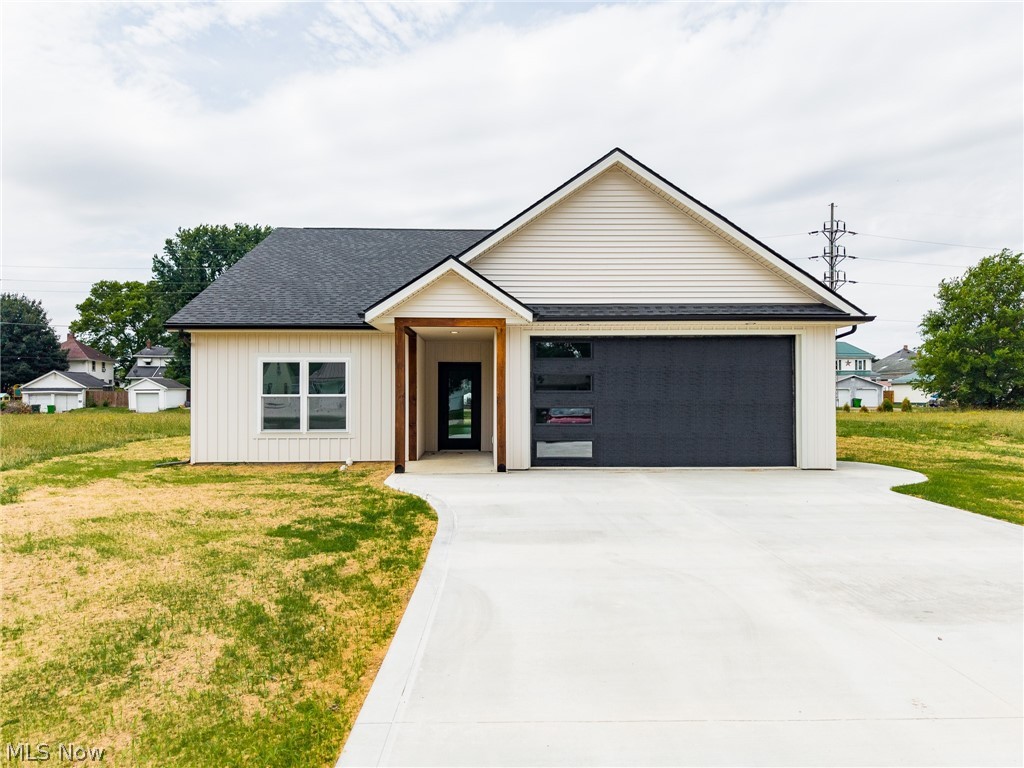 589 S 12th Street Coshocton OH 43812