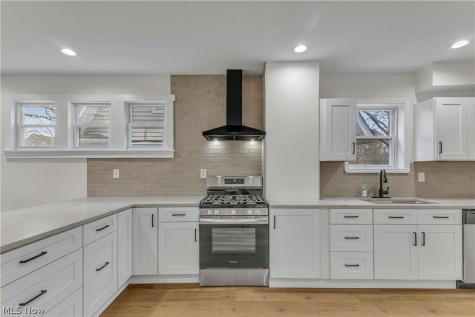 3299 Yorkshire Road Cleveland Heights OH 44118