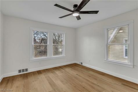 3299 Yorkshire Road Cleveland Heights OH 44118