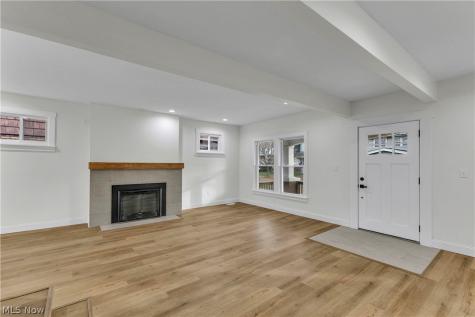 3299 Yorkshire Road Cleveland Heights OH 44118