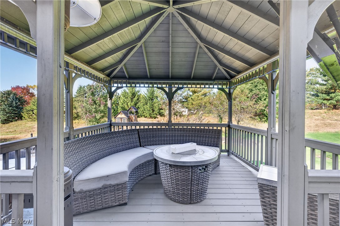 143 Heartland Circle Hinckley OH 44233