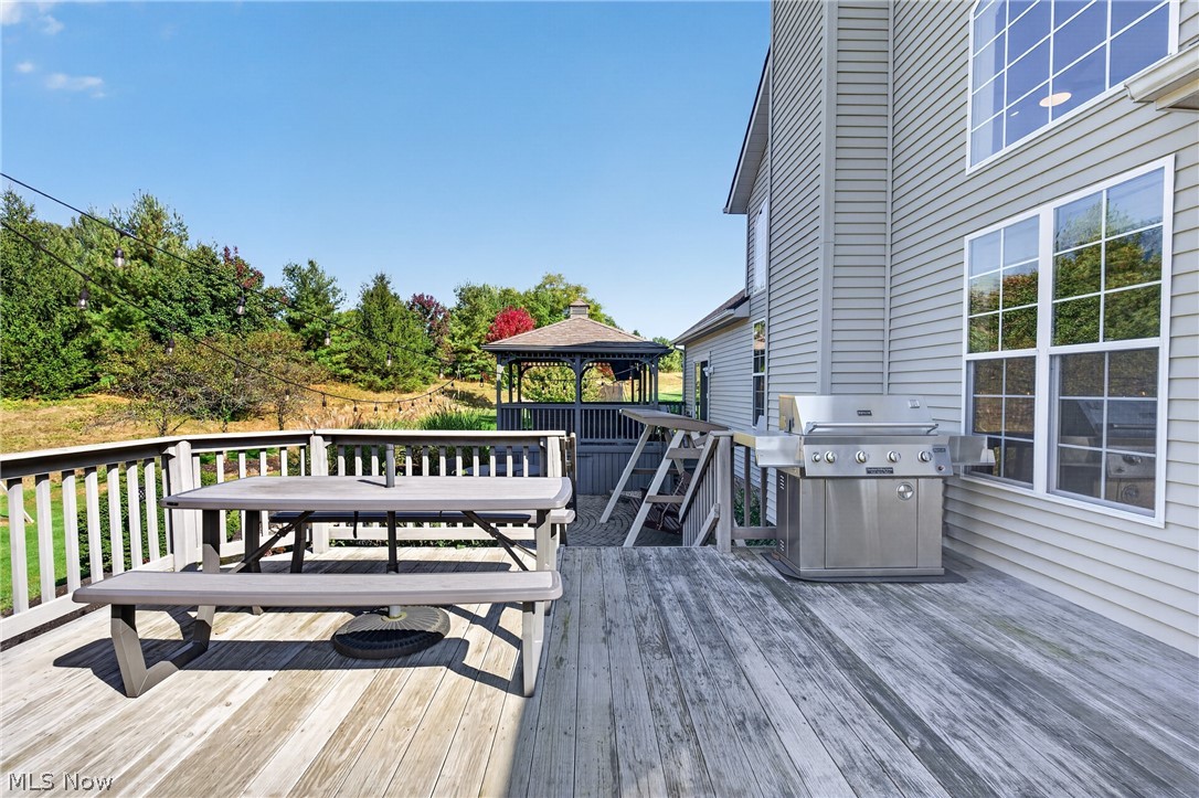 143 Heartland Circle Hinckley OH 44233