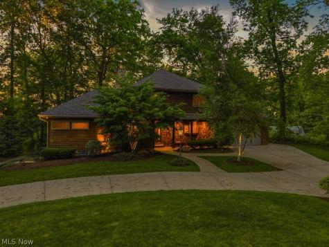 881 Gaylord Grove Road Cuyahoga Falls OH 44221