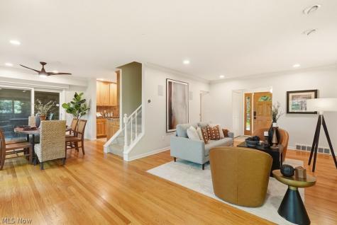 881 Gaylord Grove Road Cuyahoga Falls OH 44221
