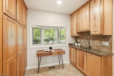881 Gaylord Grove Road Cuyahoga Falls OH 44221