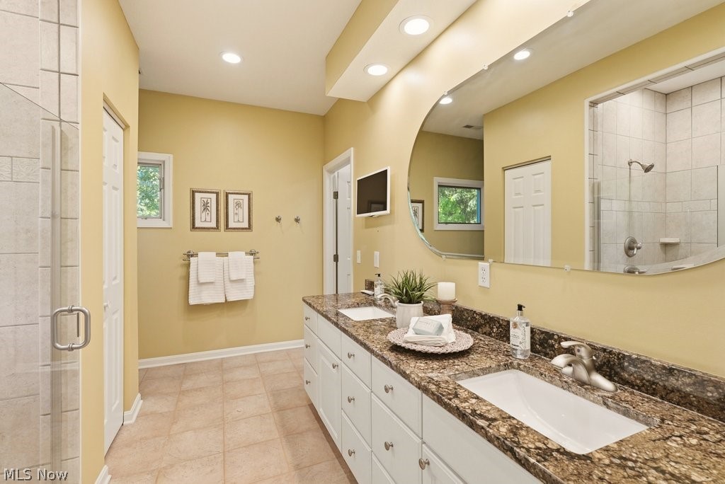 881 Gaylord Grove Road Cuyahoga Falls OH 44221
