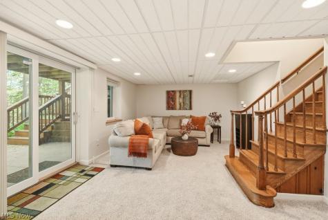 881 Gaylord Grove Road Cuyahoga Falls OH 44221