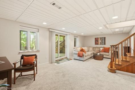 881 Gaylord Grove Road Cuyahoga Falls OH 44221