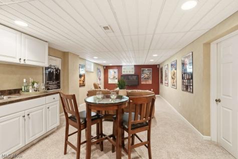 881 Gaylord Grove Road Cuyahoga Falls OH 44221