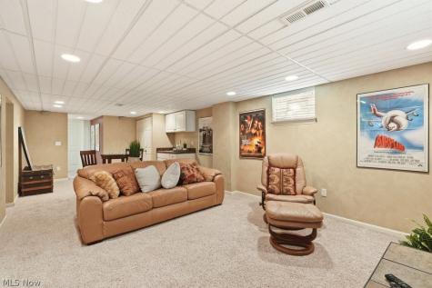 881 Gaylord Grove Road Cuyahoga Falls OH 44221