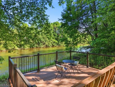 881 Gaylord Grove Road Cuyahoga Falls OH 44221