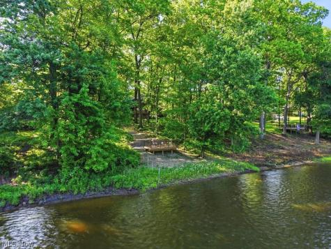 881 Gaylord Grove Road Cuyahoga Falls OH 44221