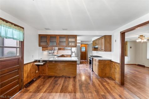 5059 Broadview Street NE Louisville OH 44641