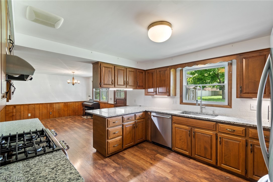 5059 Broadview Street NE Louisville OH 44641