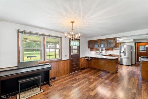5059 Broadview Street NE Louisville OH 44641