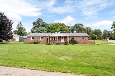 5059 Broadview Street NE Louisville OH 44641