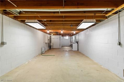 5059 Broadview Street NE Louisville OH 44641