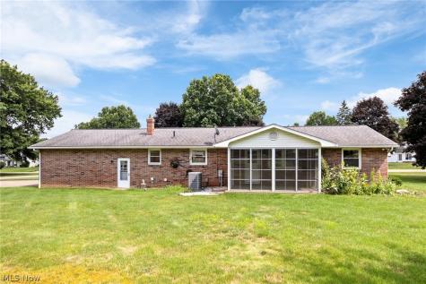 5059 Broadview Street NE Louisville OH 44641