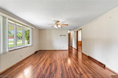 5059 Broadview Street NE Louisville OH 44641