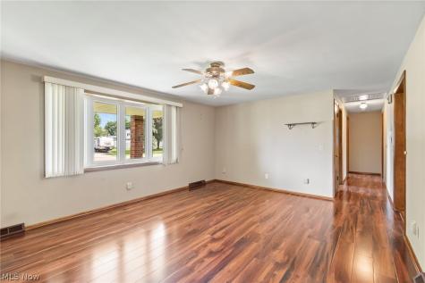 5059 Broadview Street NE Louisville OH 44641