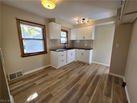 28532 Lake Shore Boulevard Willowick OH 44095
