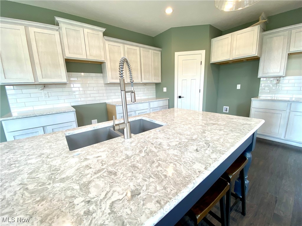2693 Ledgestone Drive NW Uniontown OH 44685