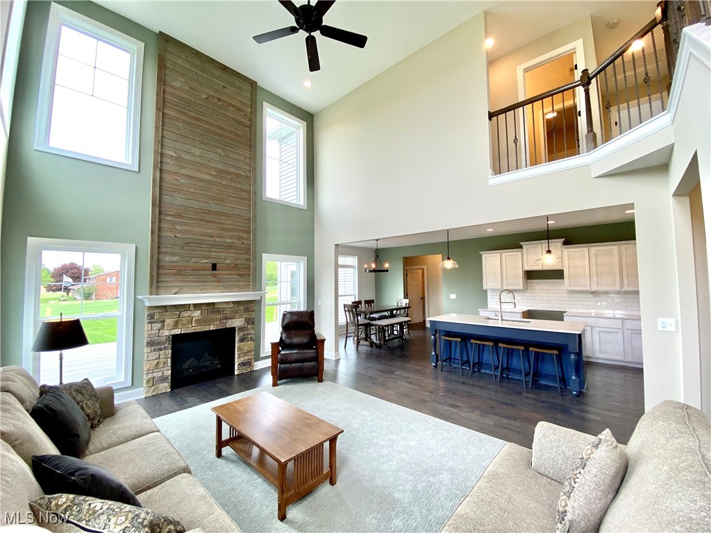 2693 Ledgestone Drive NW Uniontown OH 44685