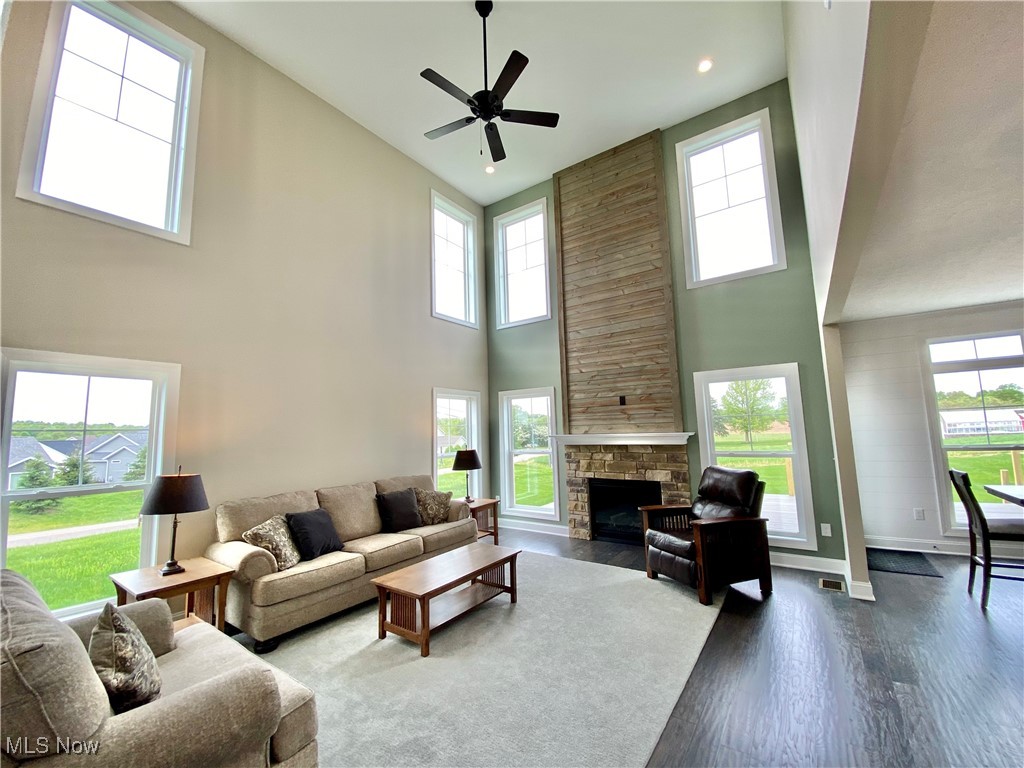 2693 Ledgestone Drive NW Uniontown OH 44685