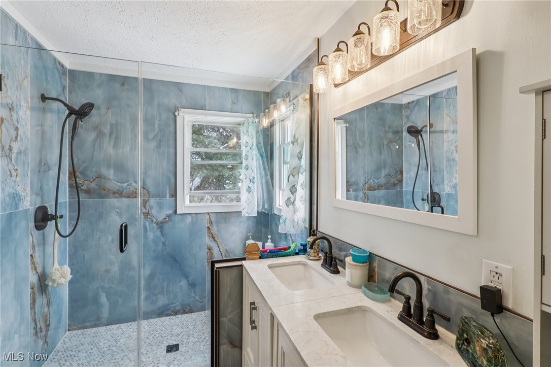 34465 Heatherwood Avenue Avon OH 44011