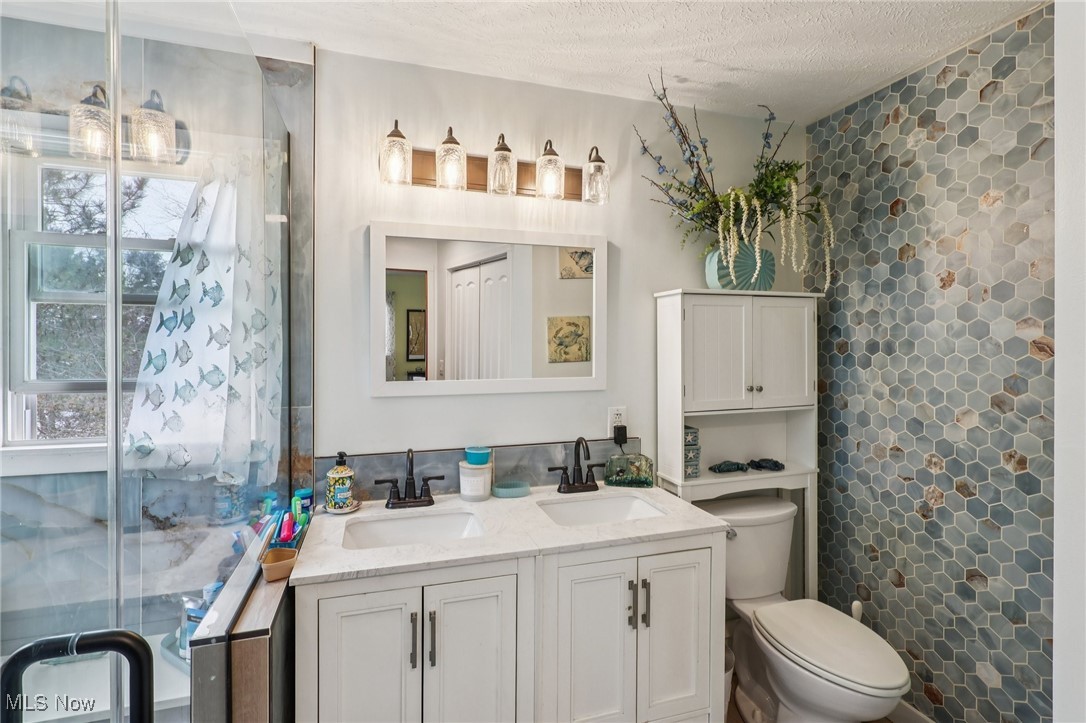 34465 Heatherwood Avenue Avon OH 44011