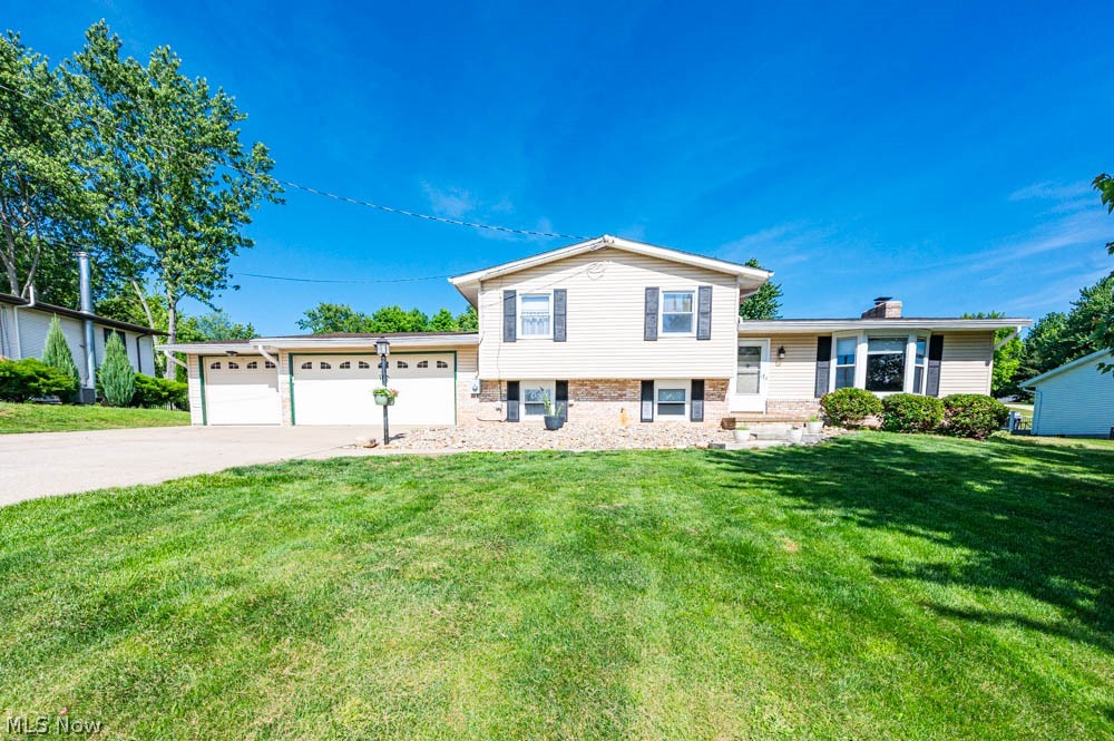 7308 Lake O Springs Avenue NW North Canton OH 44720