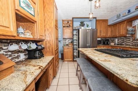7308 Lake O Springs Avenue NW North Canton OH 44720