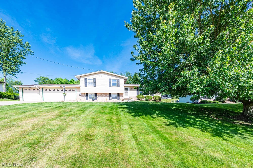7308 Lake O Springs Avenue NW North Canton OH 44720