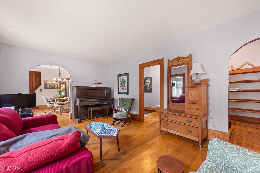 819 Brayton Avenue Cleveland OH 44113